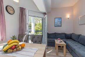 Apartment Angie 220m From the Beach