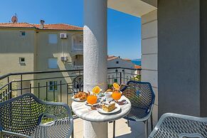 Island Resort Mihaela