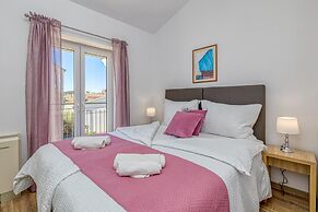 Island Resort Mihaela