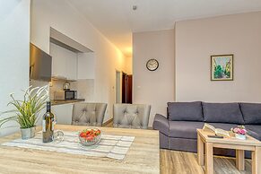 Island Resort Mihaela