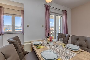 Island Resort Mihaela