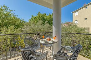 Island Resort Mihaela