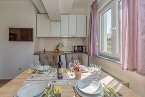 Island Resort Mihaela