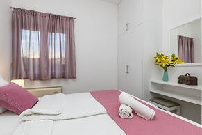 Island Resort Mihaela
