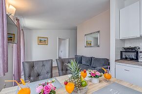Island Resort Mihaela