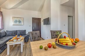 Island Resort Mihaela