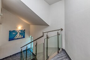 Apartment Gabriel 220m From the Beach