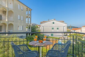 Apartment Gabriel 220m From the Beach