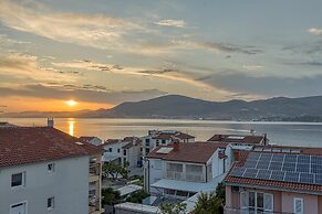 Apartment Gabriel 220m From the Beach