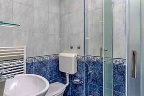 Apartment Gabriel 220m From the Beach