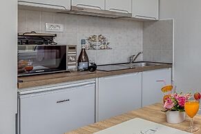 Apartment Antonia 220m From the Beach