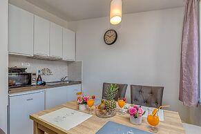 Apartment Antonia 220m From the Beach