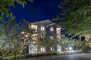 Seaview Apartment Mihaela