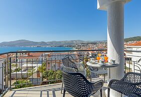 Seaview Apartment Mihaela