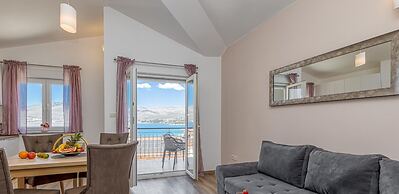 Seaview Apartment Mihaela