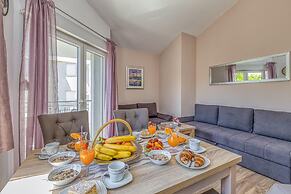 Apartment Nika 220m From the Beach