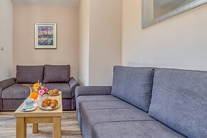 Apartment Nika 220m From the Beach