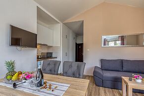 Apartment Rafaela 220m From the Beach