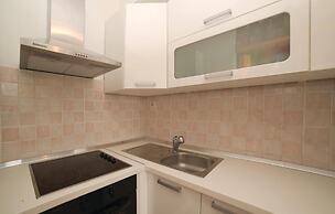 Stunning Home in Zdrelac With Wifi and 4 Bedrooms