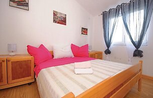 Stunning Home in Zdrelac With Wifi and 4 Bedrooms