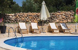 Stunning Home in Zdrelac With Wifi and 4 Bedrooms