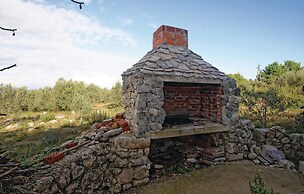 Stunning Home in Zdrelac With Wifi and 4 Bedrooms