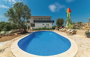 Stunning Home in Zdrelac With Wifi and 4 Bedrooms