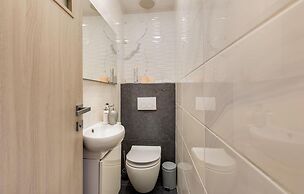 Awesome Home in Vantacici With Jacuzzi, Sauna and Wifi