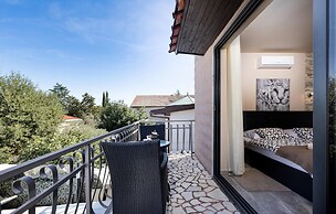 Awesome Home in Vantacici With Jacuzzi, Sauna and Wifi