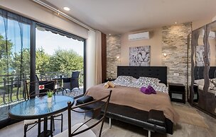 Awesome Home in Vantacici With Jacuzzi, Sauna and Wifi