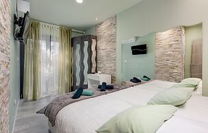 Awesome Home in Vantacici With Jacuzzi, Sauna and Wifi