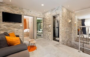 Awesome Home in Vantacici With Jacuzzi, Sauna and Wifi