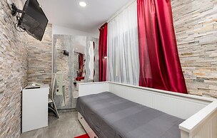 Awesome Home in Vantacici With Jacuzzi, Sauna and Wifi