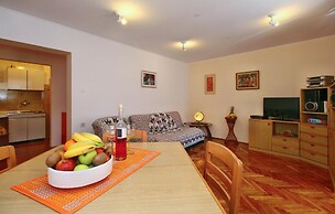 Amazing Home in Novigrad With Wifi and 2 Bedrooms