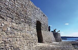 Amazing Home in Novigrad With Wifi and 2 Bedrooms