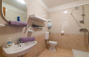 Stunning Home in Liznjan With Wifi and 1 Bedrooms