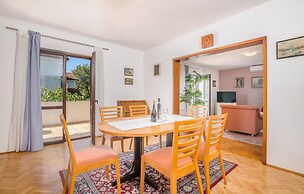 Stunning Home in Malinska With Wifi and 2 Bedrooms