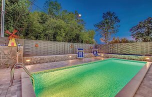 Amazing Home in Jurdani With Wifi and 4 Bedrooms