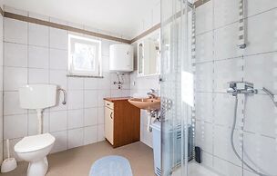 Amazing Home in Jurdani With Wifi and 4 Bedrooms