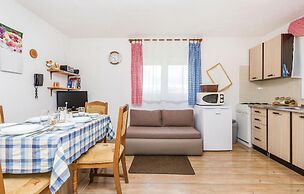 Nice Home in Kaluderovac With 1 Bedrooms and Wifi