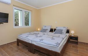 Awesome Apartment in Kastel Stari With Wifi