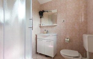 Amazing Home in Topolo with Hot Tub, Sauna & WiFi