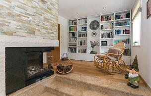 Amazing Home in Topolo with Hot Tub, Sauna & WiFi