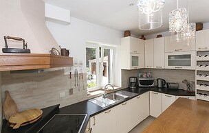 Amazing Home in Topolo with Hot Tub, Sauna & WiFi