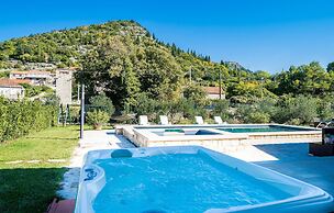 Amazing Home in Topolo with Hot Tub, Sauna & WiFi