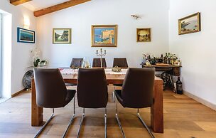 Amazing Home in Topolo with Hot Tub, Sauna & WiFi