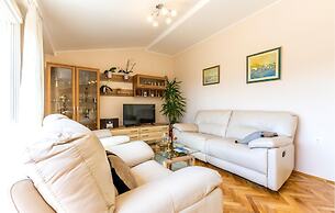 Nice Home in Kastel Novi With Wifi and 3 Bedrooms