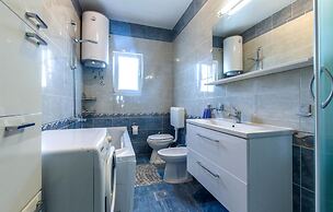 Nice Home in Kastel Novi With Wifi and 3 Bedrooms