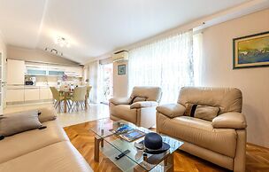 Nice Home in Kastel Novi With Wifi and 3 Bedrooms