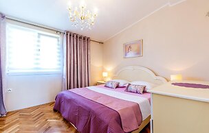 Nice Home in Kastel Novi With Wifi and 3 Bedrooms